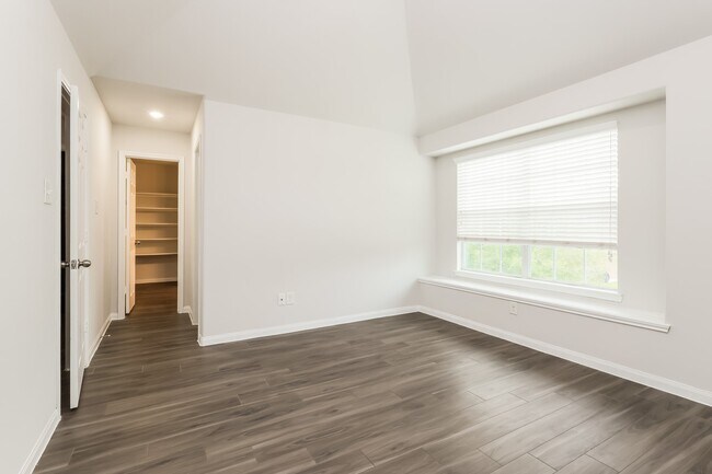 Building Photo - 2422 Gibbs Bend Ct