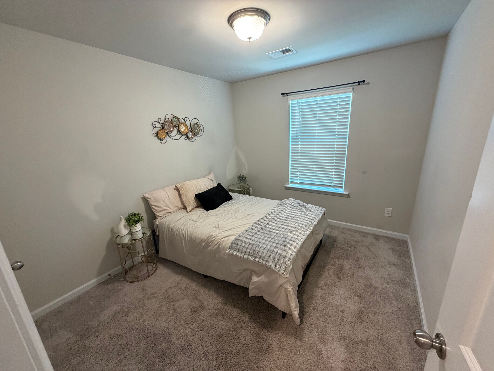 Building Photo - Room in Townhome on Lakeview Crk