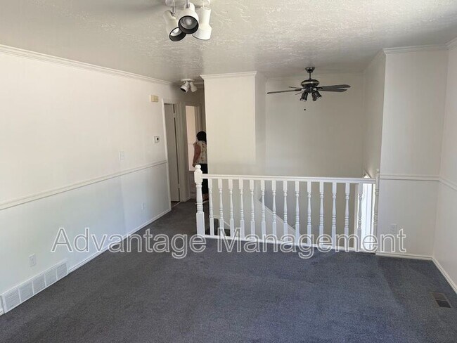Building Photo - 927 S 1635 W St