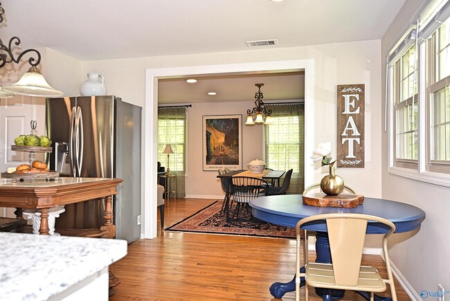 Building Photo - 207 Jones Valley Dr SW