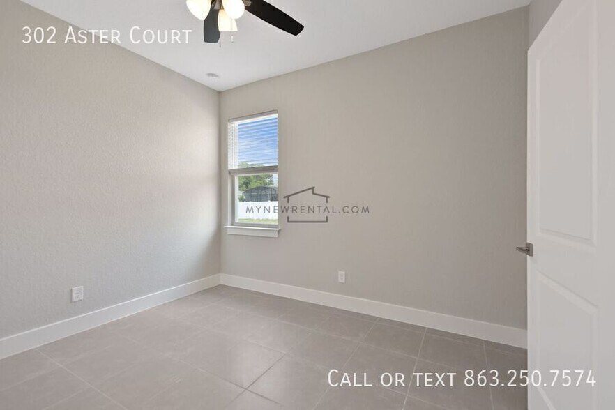 Building Photo - 302 W Aster Ct
