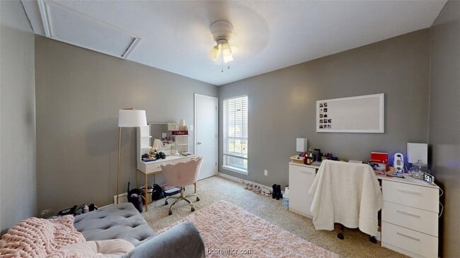 Building Photo - 806 Azalea Ct