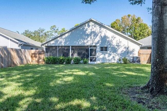 Building Photo - Fully Renovated 3 Bedroom Home on Quiet Cu...