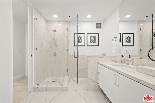 Building Photo - 10750 Wilshire Blvd