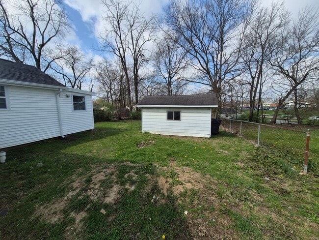 Building Photo - Newly Renovated 2-Bedroom in Elsmere – Off-Street Parking & W/D Hookups
