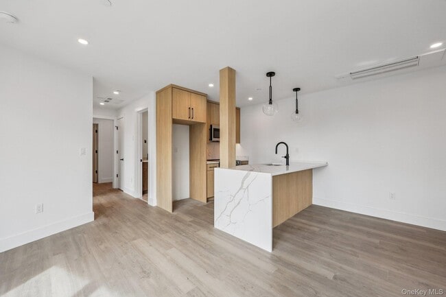 Building Photo - 325 Manville Rd