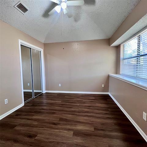 Building Photo - 205 Sunset Dr