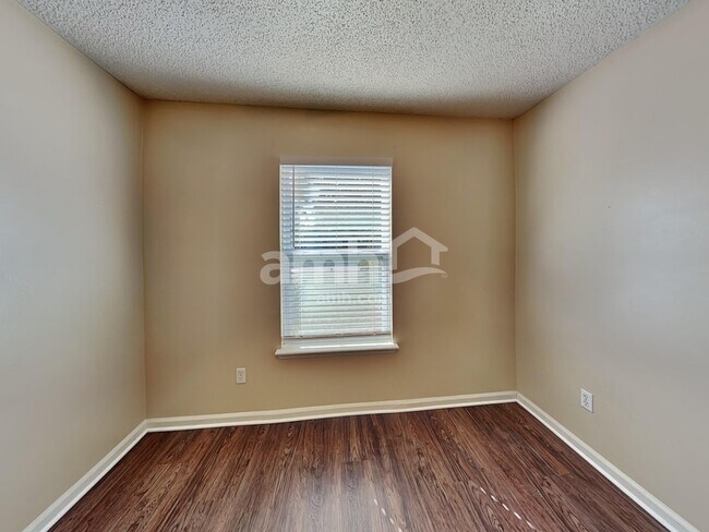 Building Photo - 2377 Companion Cir E