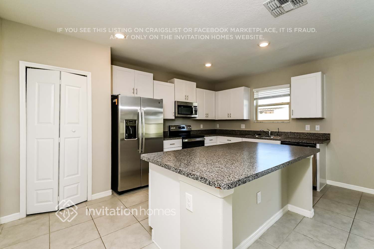 Building Photo - 1540 Blue Rose Dr