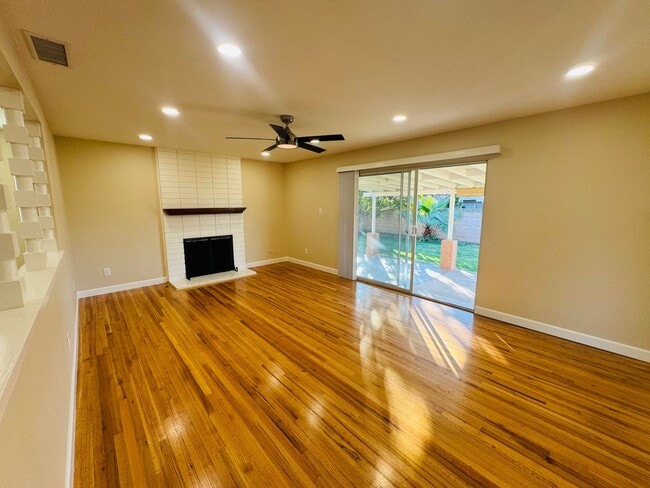 Building Photo - Beautifully Refreshed 3-Bedroom Home with Timeless Charm and Modern Comforts