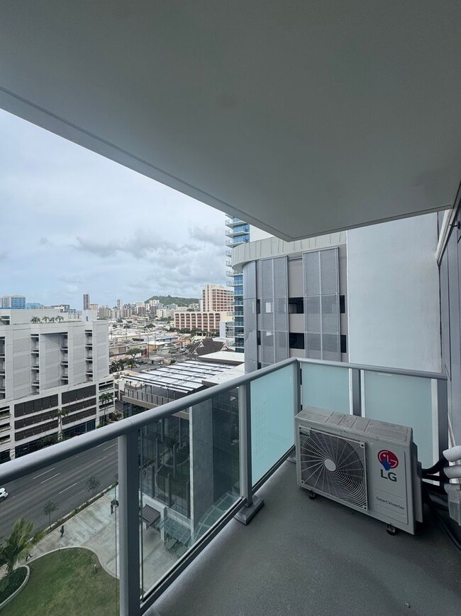 Building Photo - Ready to Move in Brand New Condo! First Time Renting! 2 Bed/2 Bath/2 Parking at The Park on Ke‘ea...