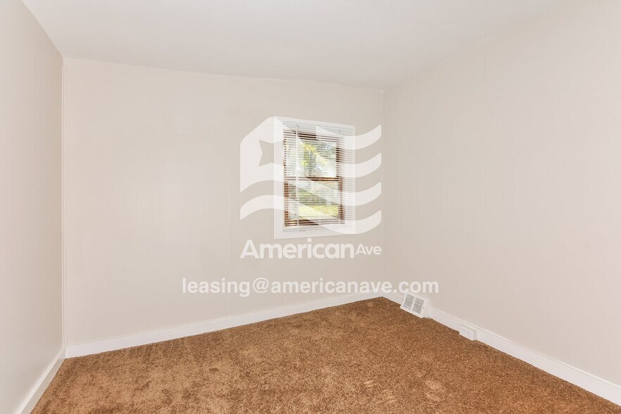 Building Photo - 2414 Gass Ave