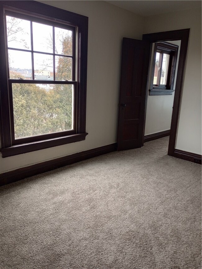 Building Photo - 362 W Gray St