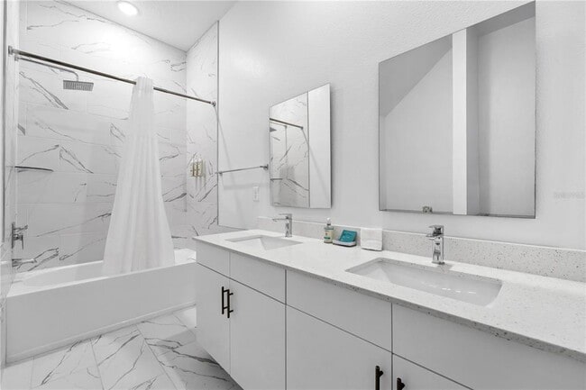 Building Photo - 396 Famagusta Dr