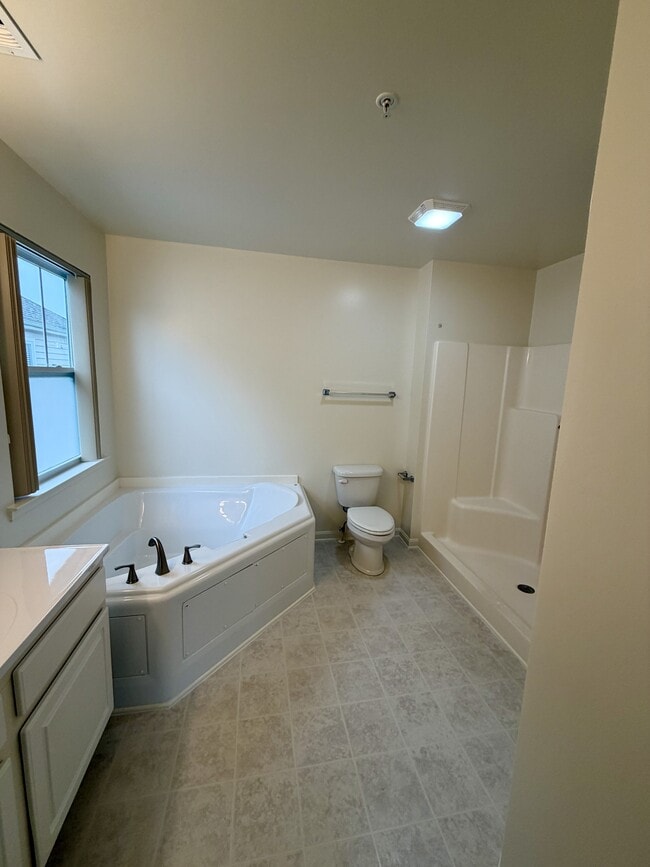 Building Photo - 3203 E Brookmyer Dr