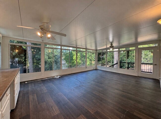 Building Photo - 16694 Marion Way