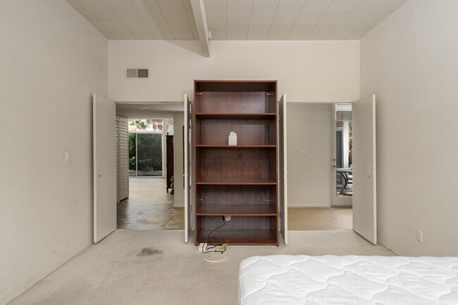 Building Photo - 866 N Topaz Cir