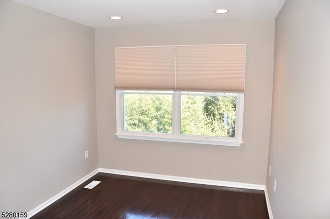 Building Photo - 125 Springhill Dr