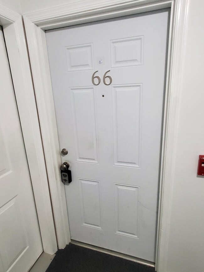 Building Photo - 620 Manatawny St