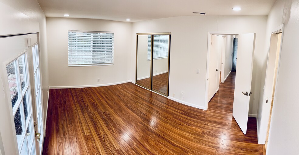 Building Photo - 19 Marques Pl