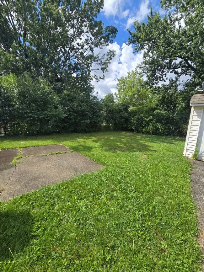 Building Photo - Cozy 3 bedroom single family home | one level | Section 8/EDEN welcome