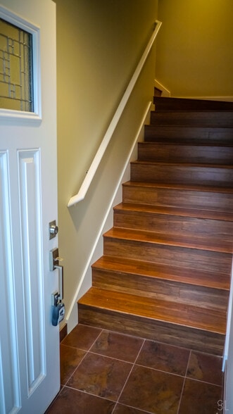 Building Photo - 2215 E John St