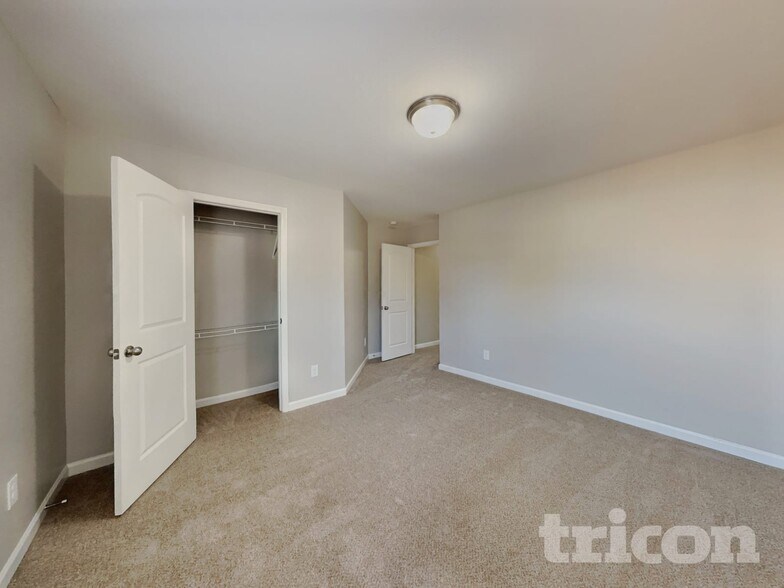 Building Photo - 312 Sequoia Dr