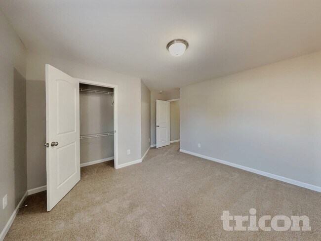 Building Photo - 312 Sequoia Dr