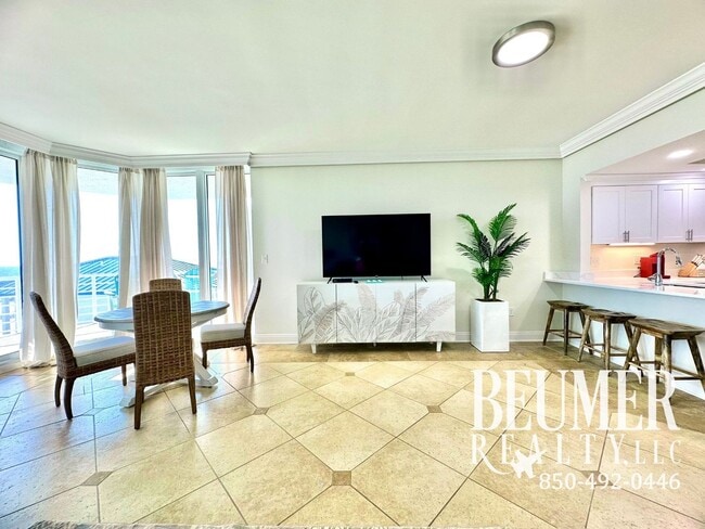 Building Photo - Upscale 3 BR 3 BA furnished Condo On the Gulf for 12 Month Lease