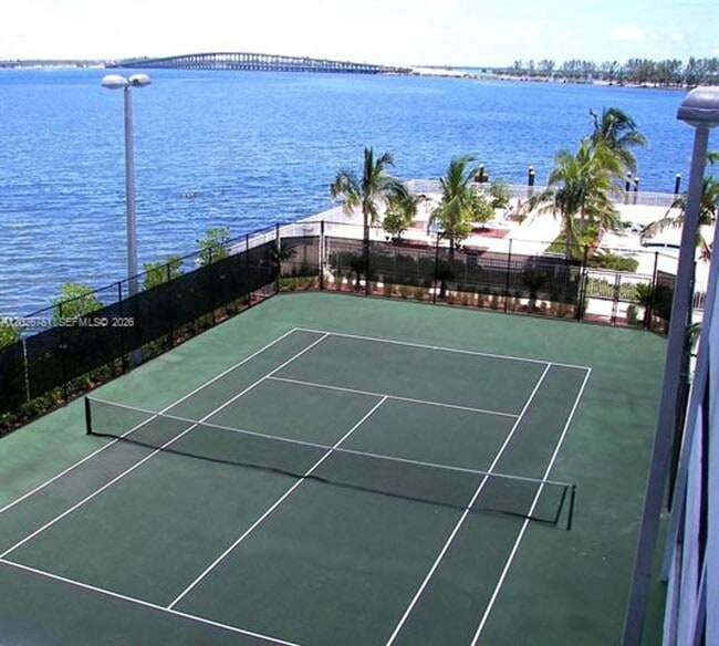 Building Photo - 2101 Brickell Ave