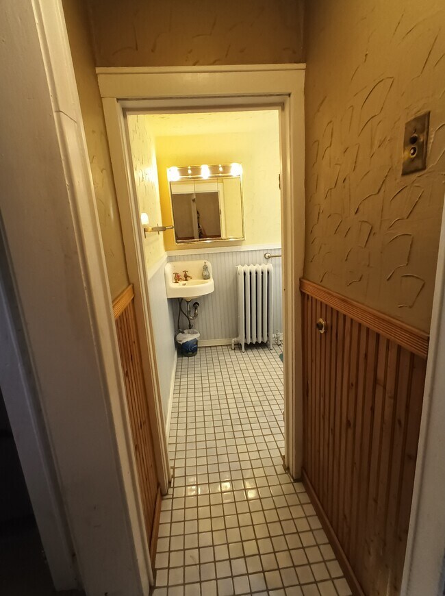 Building Photo - 2009 2nd St NE