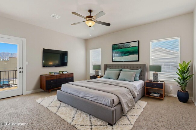 Building Photo - 11441 Victor Flores Pl