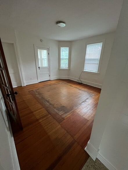 Building Photo - 1411 Fincke Ave