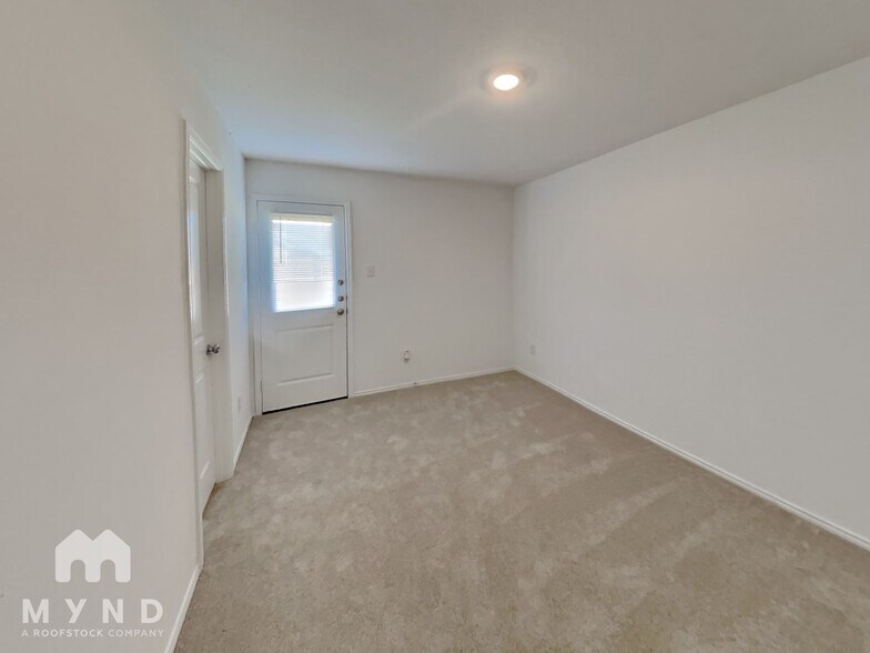 Building Photo - 214 Sesame Ln