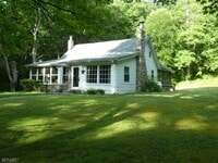 Building Photo - 860 Burnt Meadow Rd