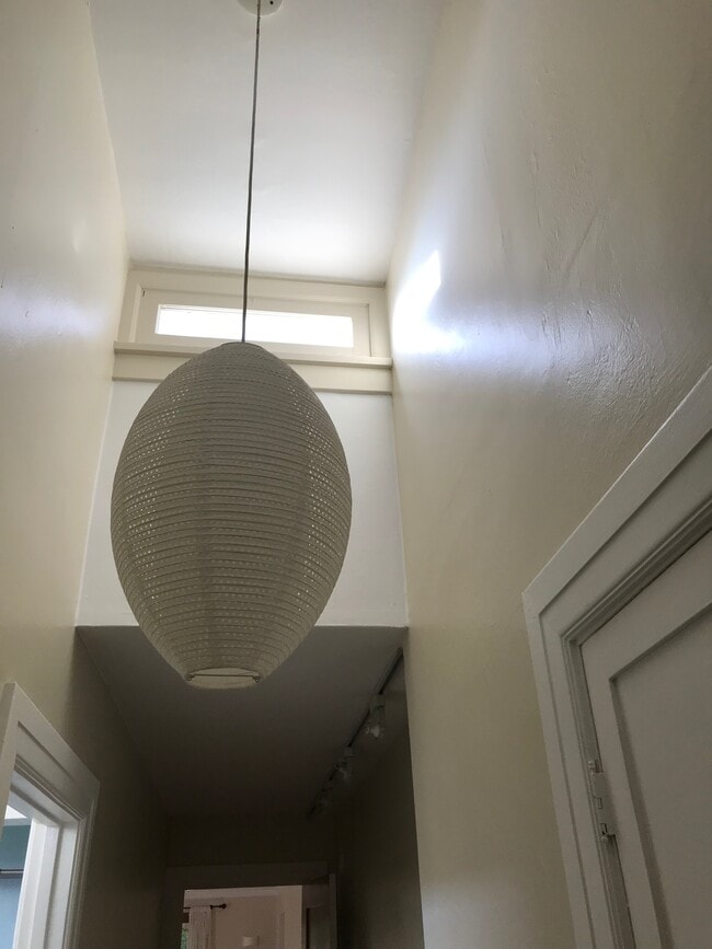HALLWAY - 1026 Havenhurst Dr