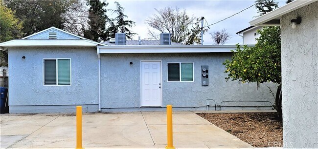 Building Photo - 6452 Balboa Blvd