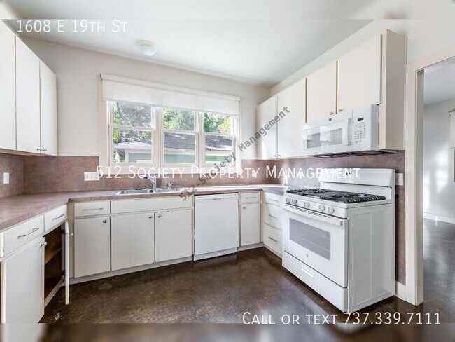 Building Photo - 1608 E 19th St