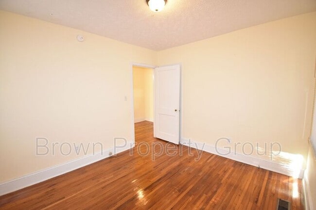 Building Photo - 618 Pearl St