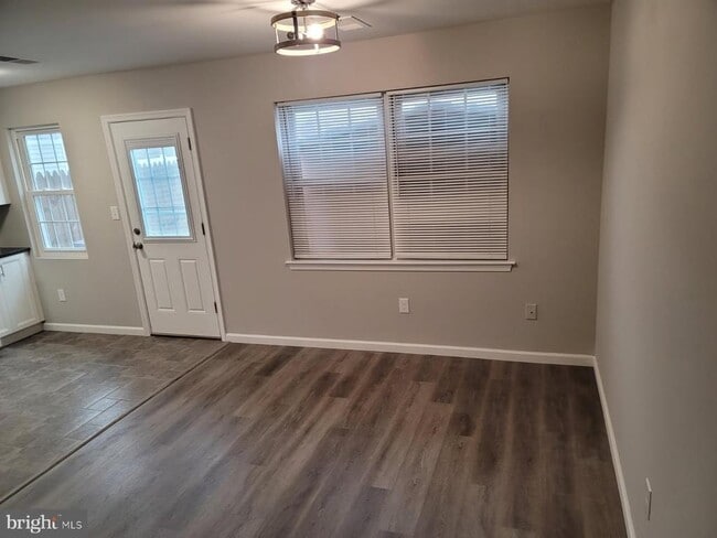 Building Photo - 22 Mimosa Ct