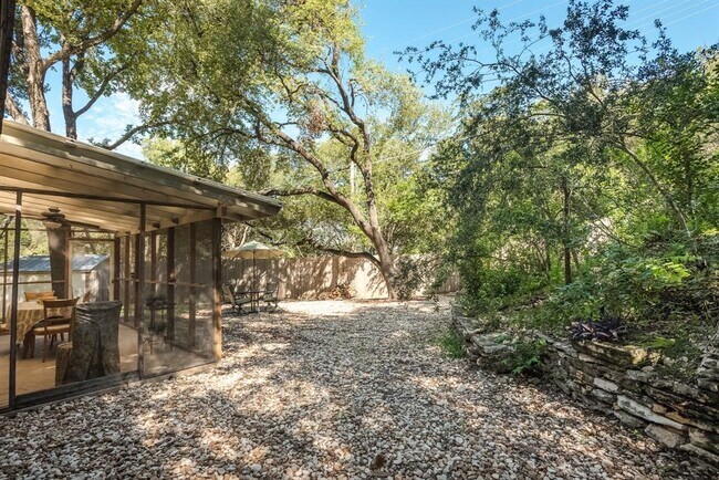 Building Photo - 2402 Rock Terrace Cir