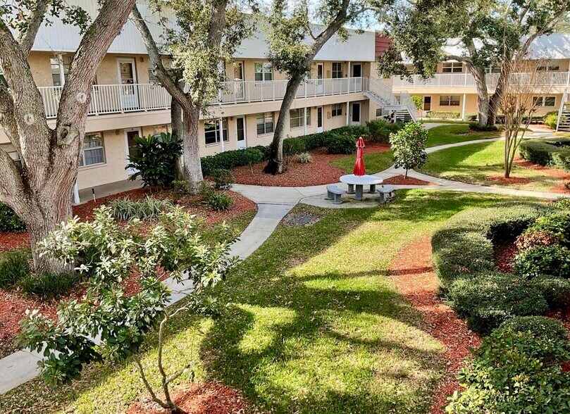 Building Photo - 10036 63rd Ave N