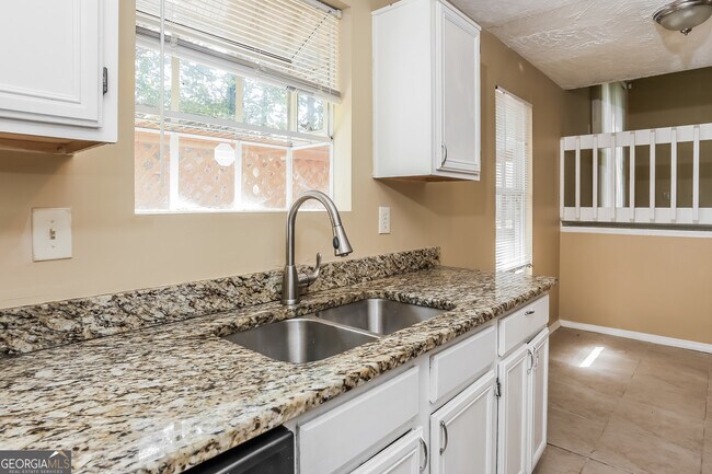 Building Photo - 2089 Glenwood Downs Dr