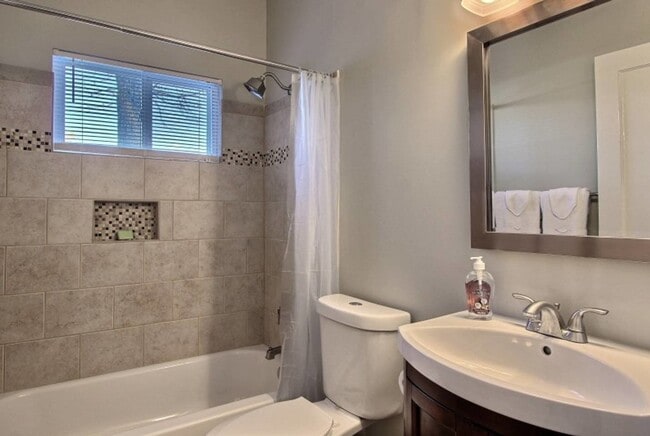 Building Photo - 3BR + Loft/1BA Ardsley Park House For Rent
