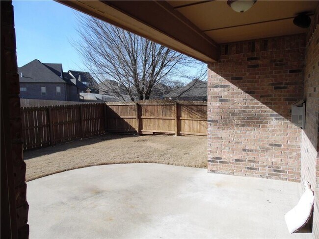 Building Photo - 4405 SW Wheatgrass Blvd