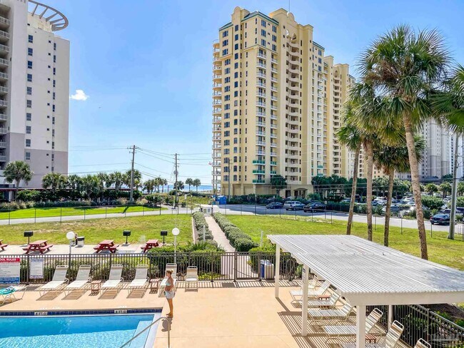 Building Photo - 13500 Sandy Key Dr