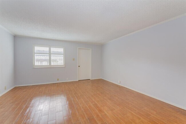 Building Photo - 8102 Amelia Rd