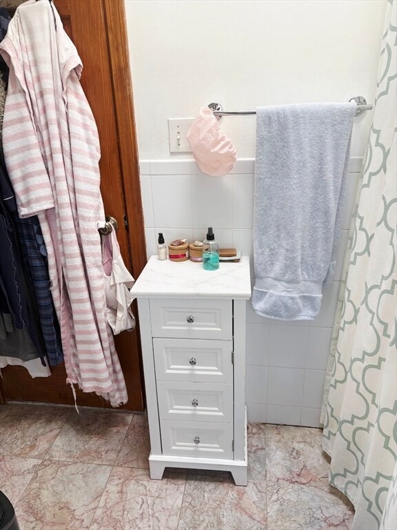 Building Photo - 70 Beaconwood Rd