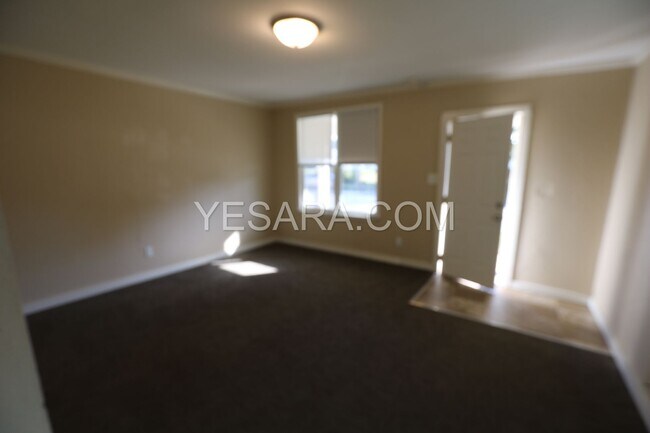 Building Photo - 1418-1418 Smith St