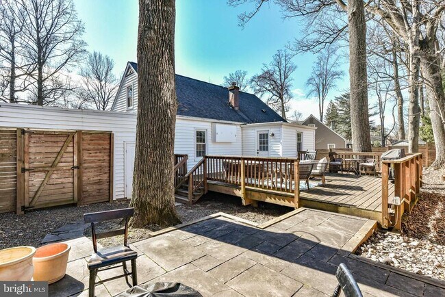 Building Photo - 7308 Poplar Ct
